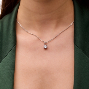 Stř&iacute;brn&yacute; př&iacute;věsek "Kapka"