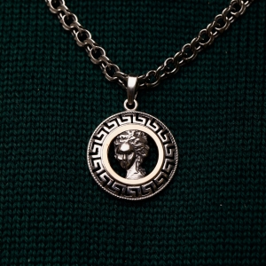 Срібна підвіска "Діва"