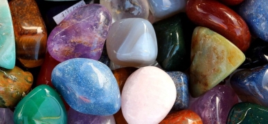 Драгоценные и полудрагоценные камни