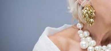 Великолепие величины: Массивные серьги в мире ювелирных тенденций