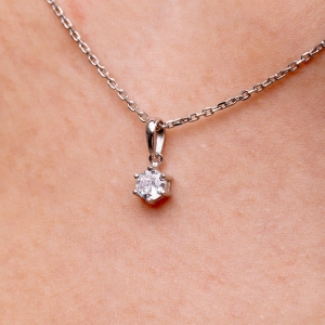 Stř&iacute;brn&yacute; př&iacute;věsek "Adelina"